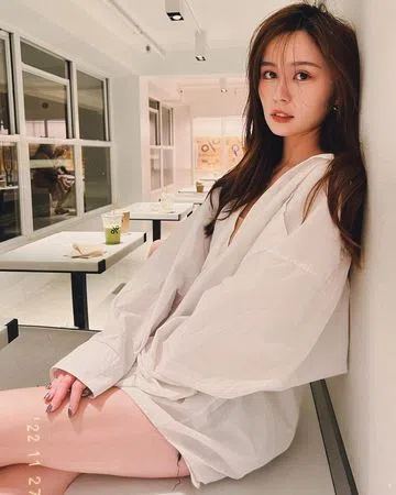 C小姐遭指是港姐梁超怡。（互联网）