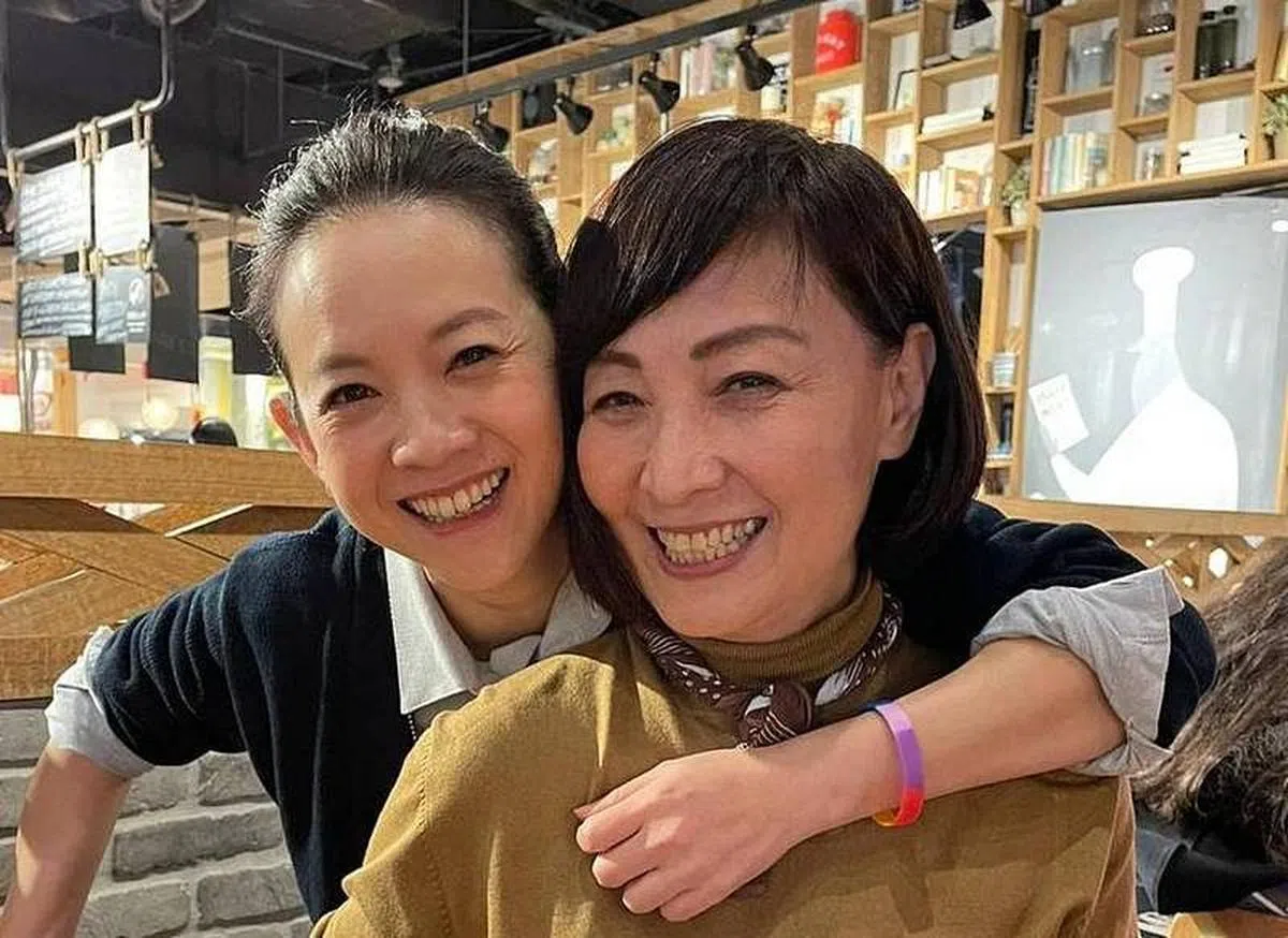 宝妈（右）已向女儿曾宝仪交代好身后事。（互联网）