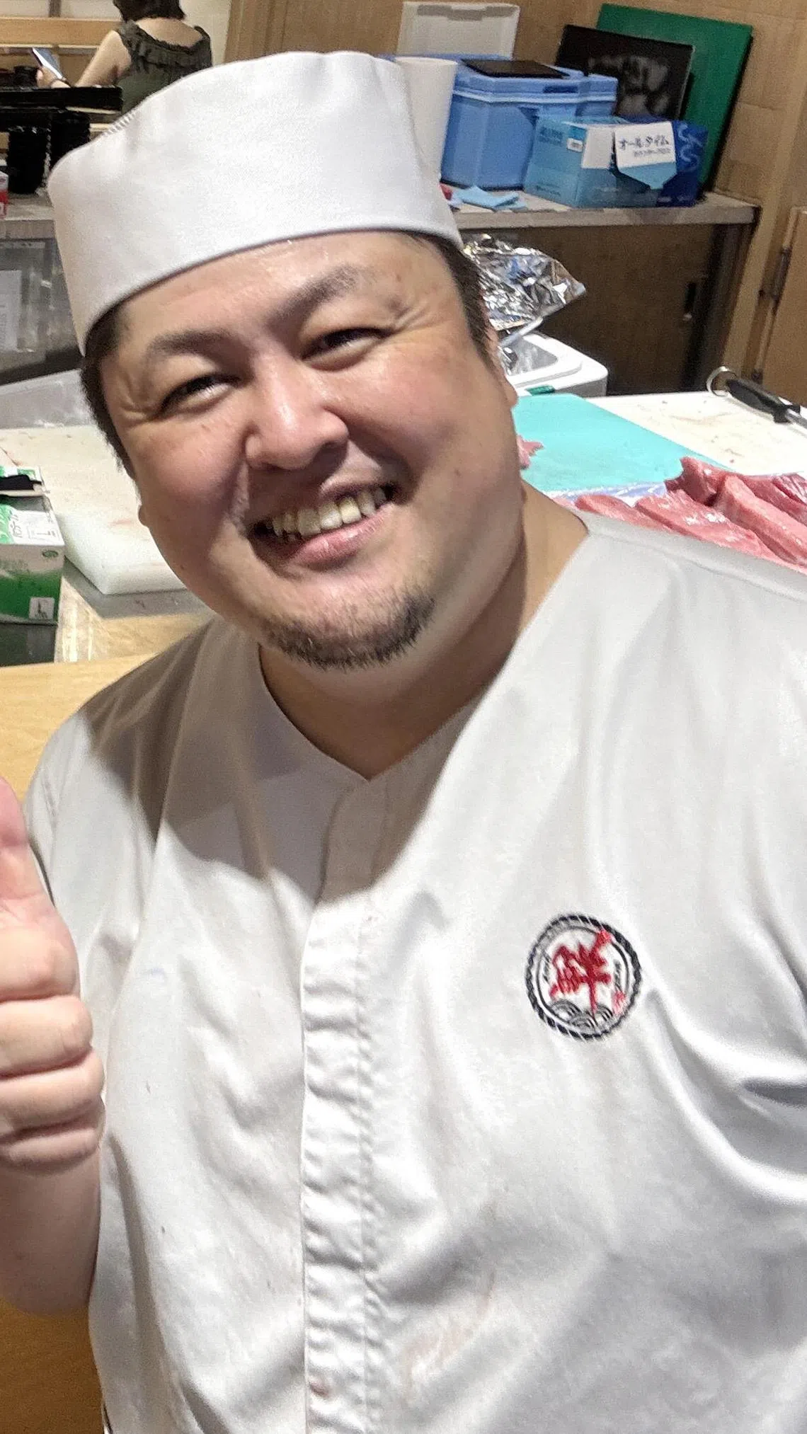 笹城戶智哉（Tomoya Sasakido）经验丰富，鲔鱼解体秀一般由他操刀。（邝启聪摄）