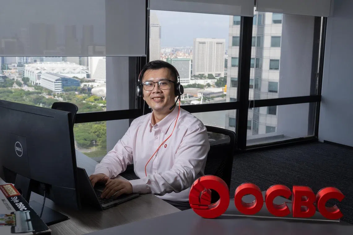 华侨银行反诈骗单位调查员胡维祥指出，骗子冷酷无情，因此客户应该利用银行不同的反诈措施，如MoneyLock等多加防范。（吴先邦摄）