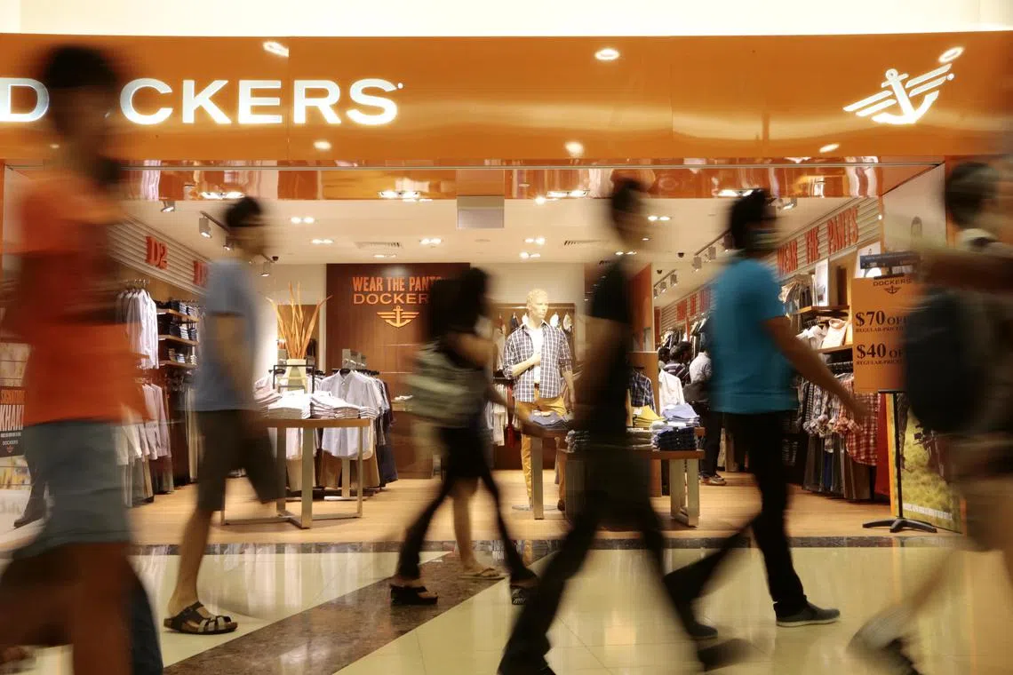 Levi Strauss说，会将这次出售Dockers所获得的其中1亿美元现金，用来回购集团的自家股。（档案照片）