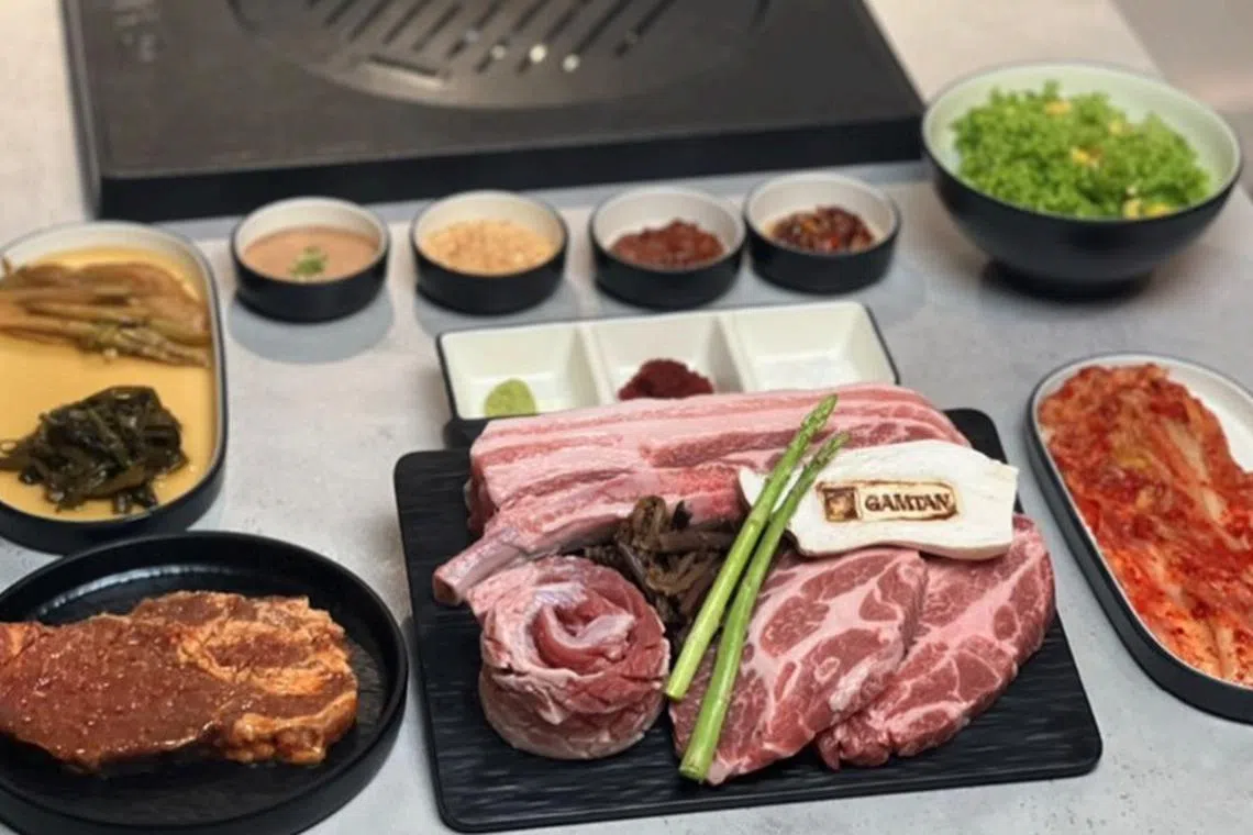 带骨厚切五花肉猪排选用以优异油花和肉质闻名的“Duroc”猪种。（餐馆提供）