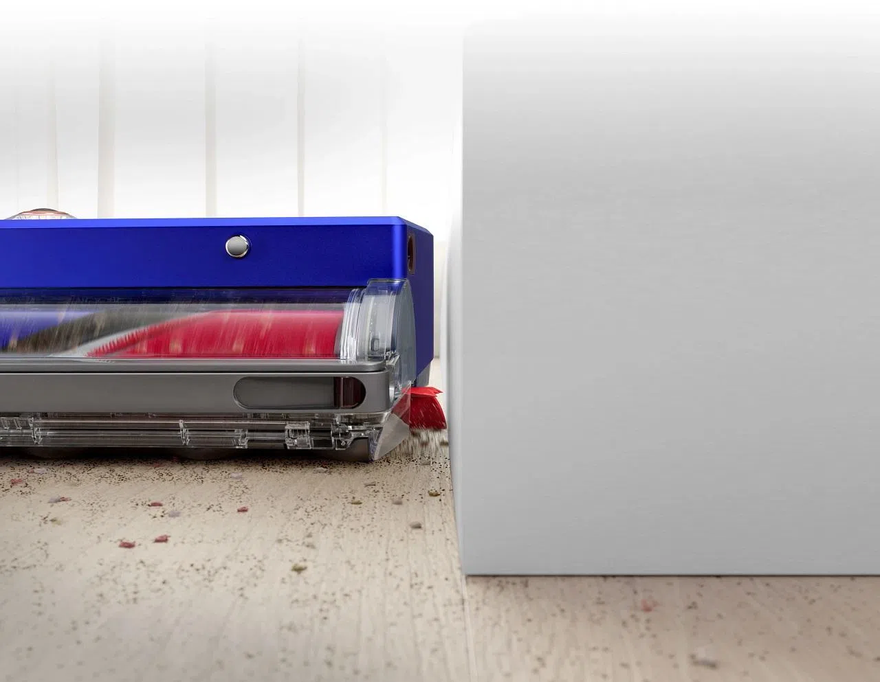 戴森360 Vis Nav会自动弹出小边刷贴墙清扫墙壁边缘的灰尘。（厂商提供）