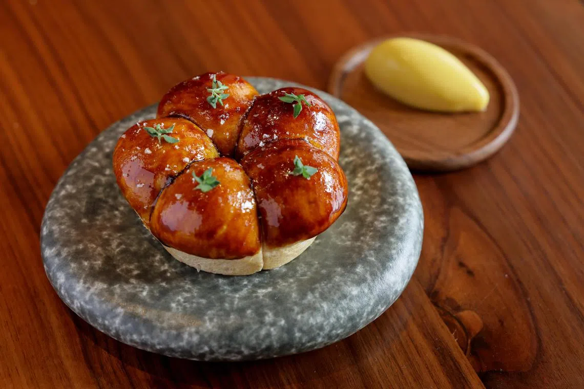 黑麦面包富有嚼劲，咸中带甜。（龙国雄摄）