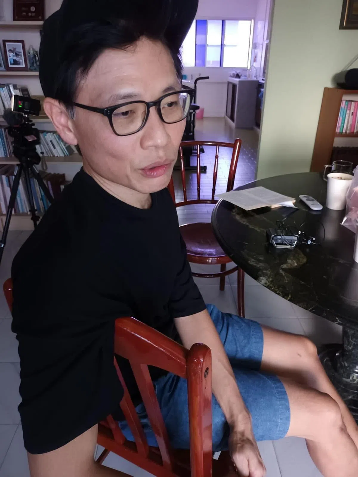 图为导演郑加明，他和英培安认识将近20年。（吴明珠提供）