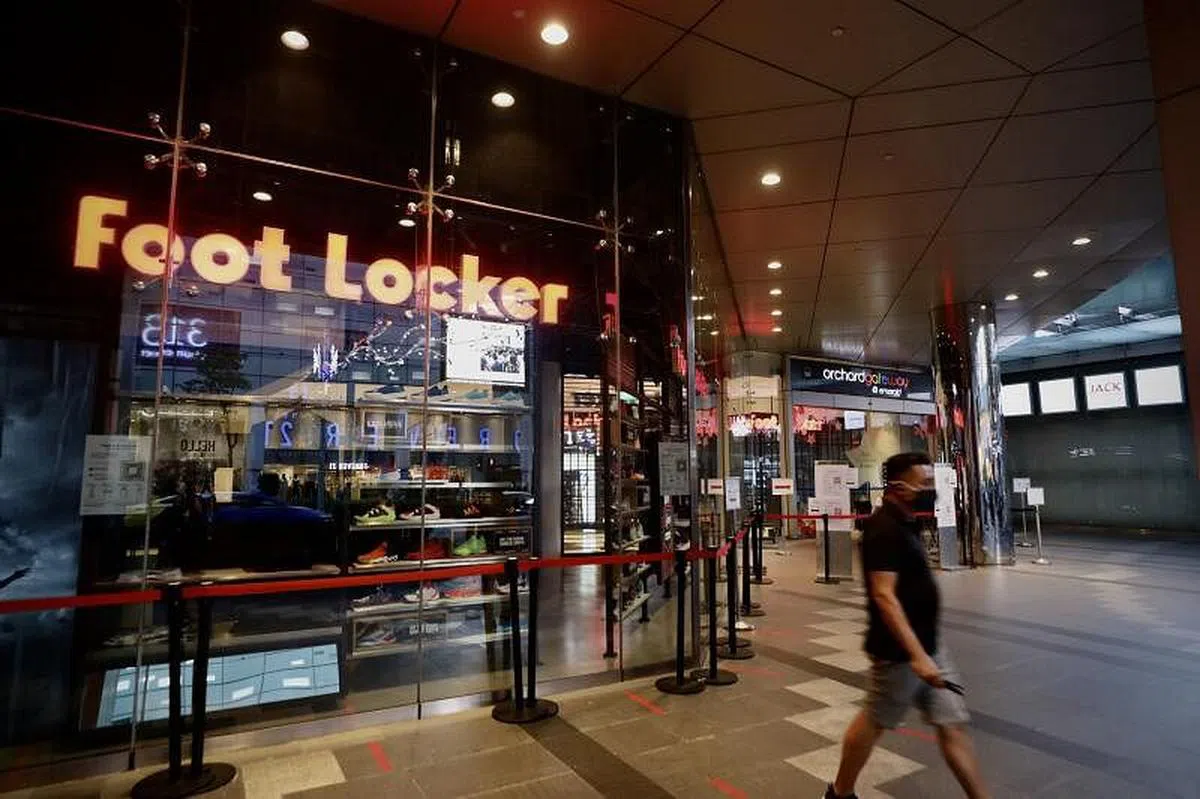 Foot Locker在第三季度总共开设了24家新店，装修或迁移23家店，关闭了29家店。（档案照）
