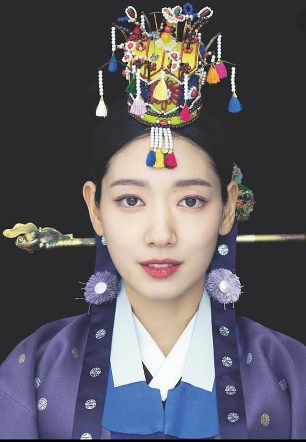 朴信惠身穿私定韩国传统婚服价格不菲，但她的气质也让服饰更显贵气。（取自朴信惠IG）