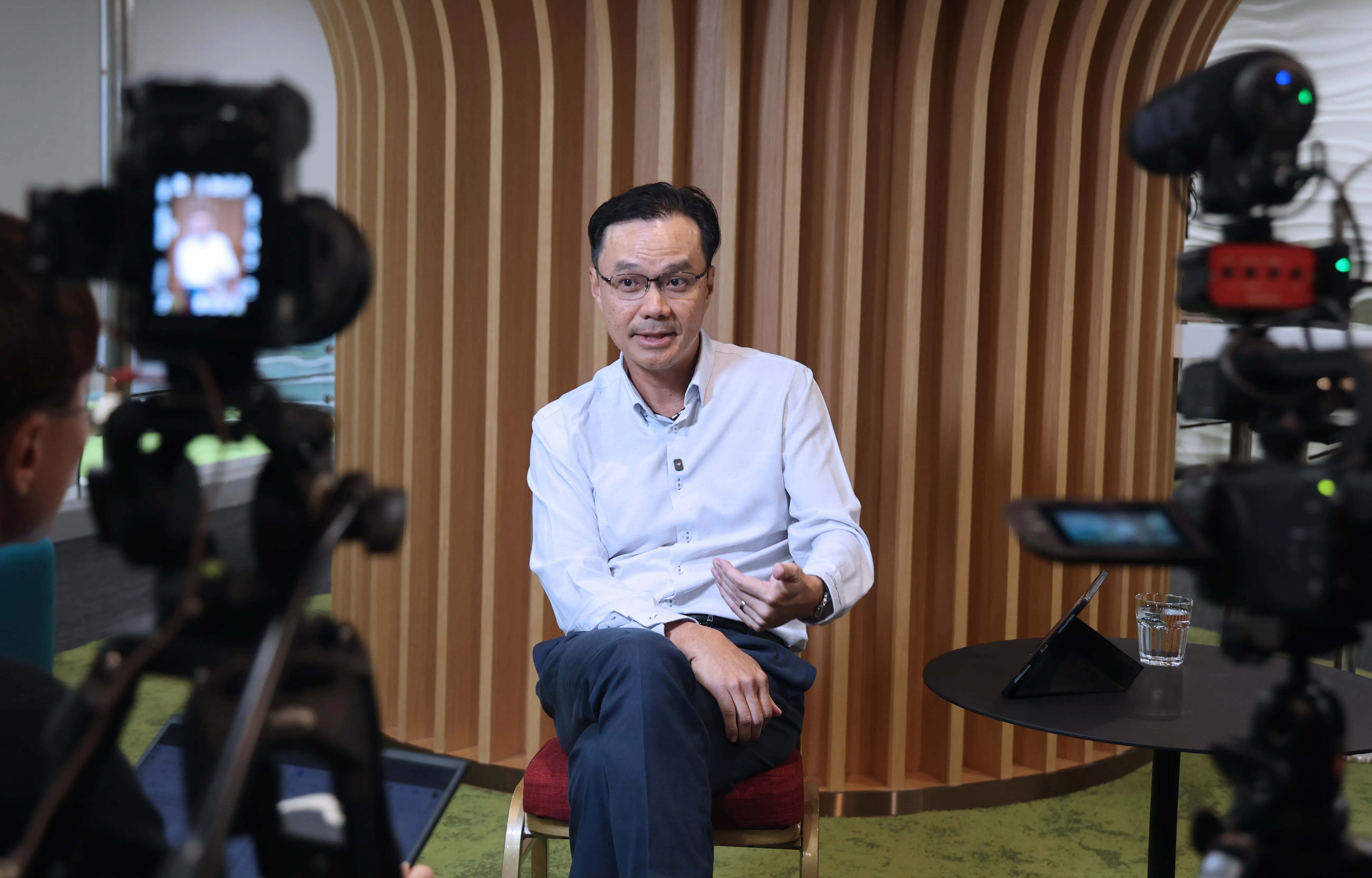 新加坡食品局局长陈志荣去年5月接管食品局，他上星期四（5月29日）接受媒体访问。这是他上任后首次受访，与媒体交流约一小时。（邬福梁摄）