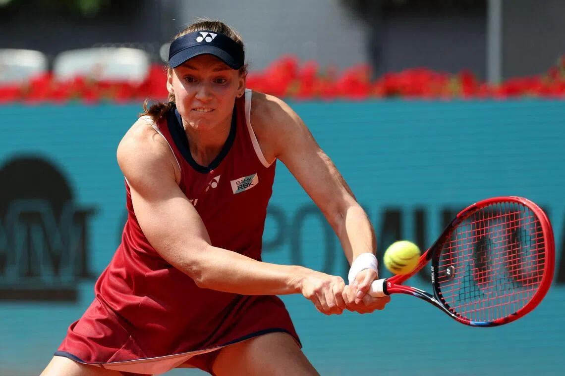 世界第二的伊莲娜以4比6、6比3、7比5艰难击败罗马尼亚选手伊莲娜·加布里埃拉 ，晋级第三轮。（路透社）