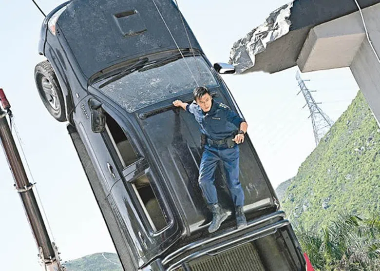 谢霆锋亲自上阵拍摄《海关战线》动作场面。（互联网）