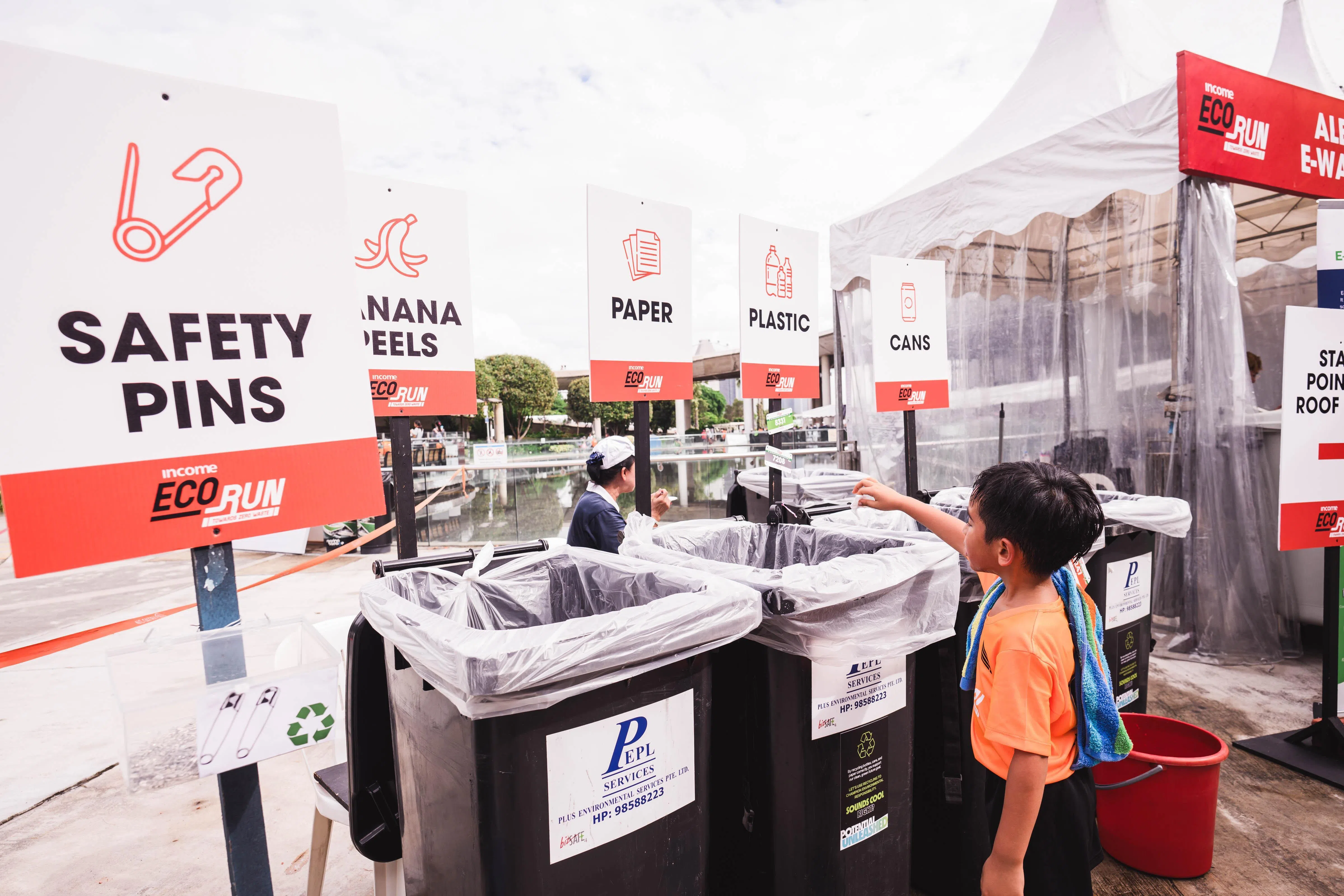 英康保险环保路跑活动现场实行垃圾分类，鼓励公众培养环保习惯。（英康保险环保路跑提供）
