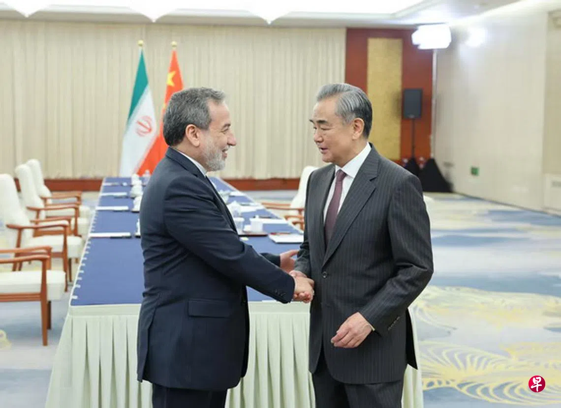 6月以伊冲突后首会王毅：支持伊朗抵御强权政治霸凌行径| 联合早报