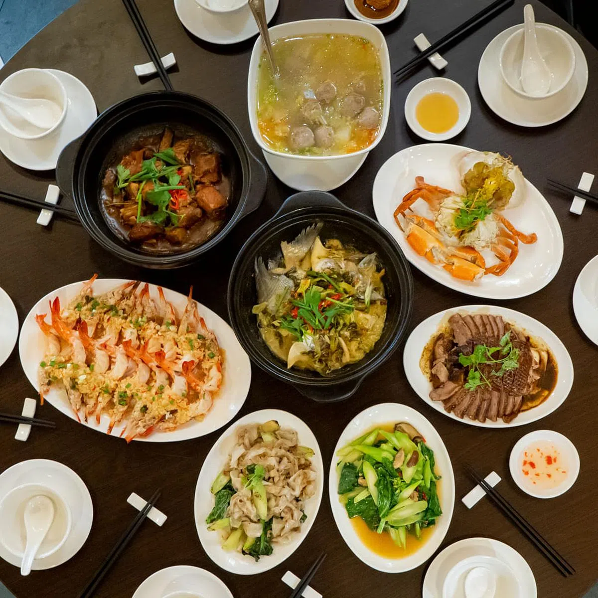 大牛潮汕海鲜餐馆为潮州节准备了卤鹅、冻蟹和牛肉丸汤等供公众上网订购。