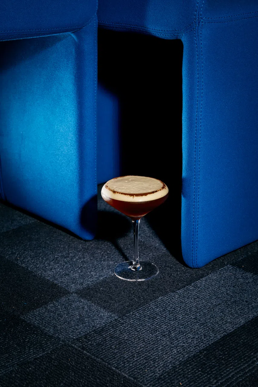 加了威士忌的咖啡鸡尾酒“Coffee My Kingdom”。（咖啡馆提供）