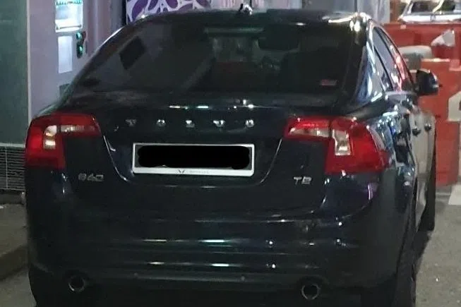 34岁维基内斯瓦兰的汽车在武吉知马路被拦查，经查后发现他是酒后驾驶的重犯者。（新加坡警察部队提供）