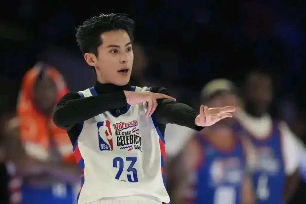 王鹤棣打NBA名人赛 风光破纪录后被嘲“热脸贴冷屁股”