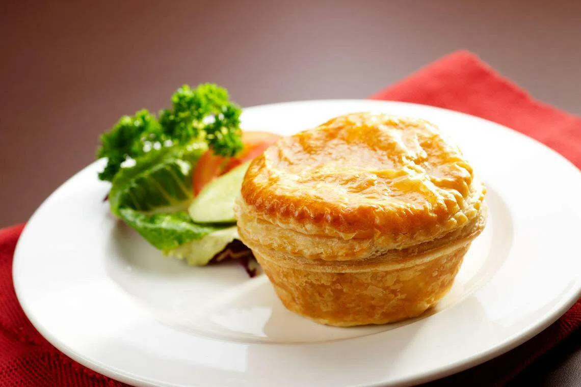 白玫瑰咖啡座的招牌鸡肉派，入味鲜咸。（酒店提供）