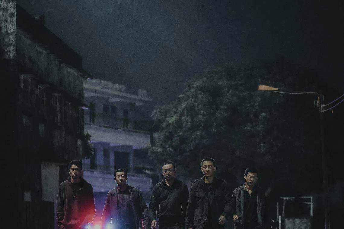 共体时艰的“三大队”不再是警察后，仍继续追查嫌犯。（嘉华院线提供）