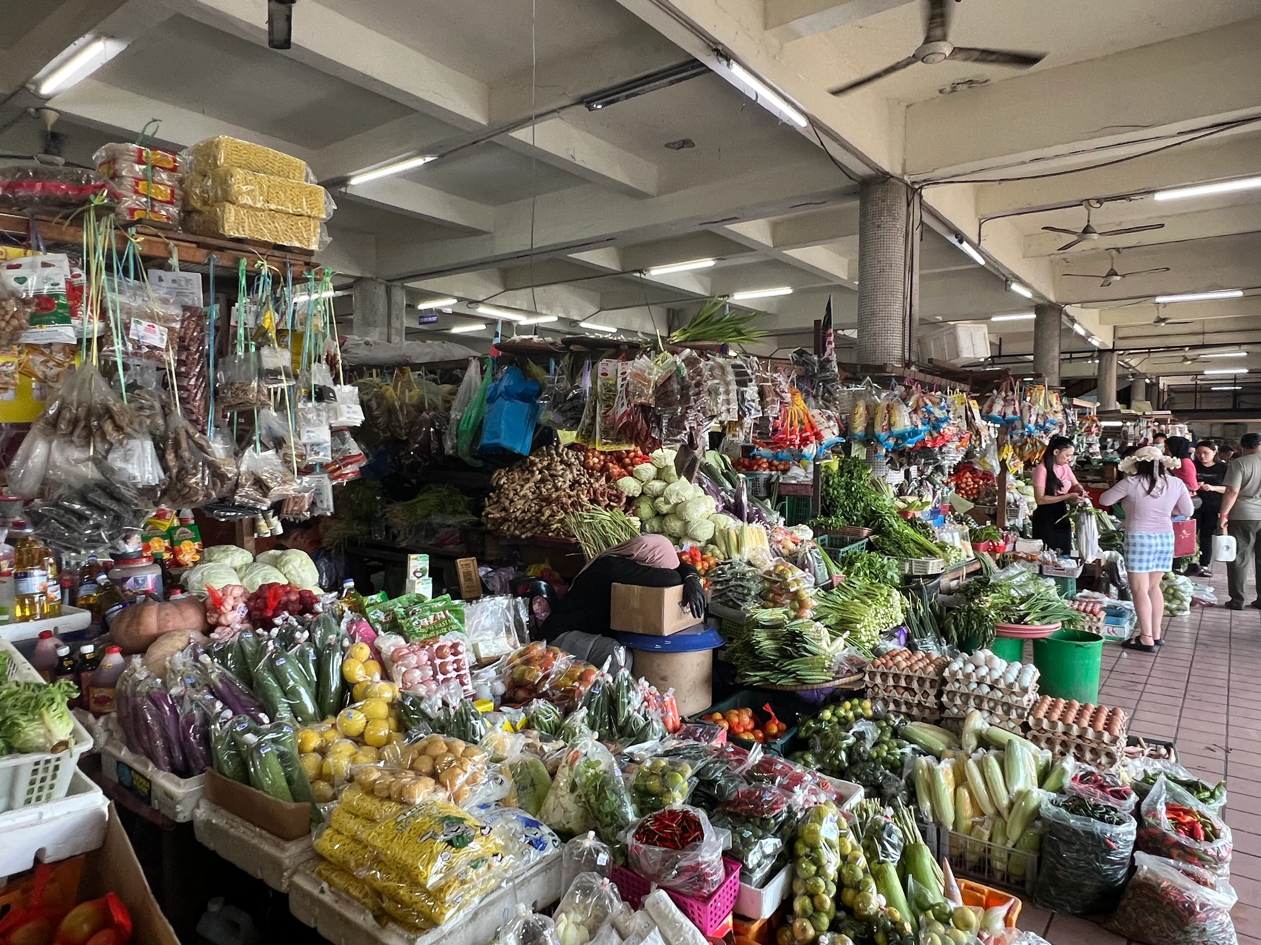 亚庇的中央巴刹值得好好逛逛。（叶孝忠摄）