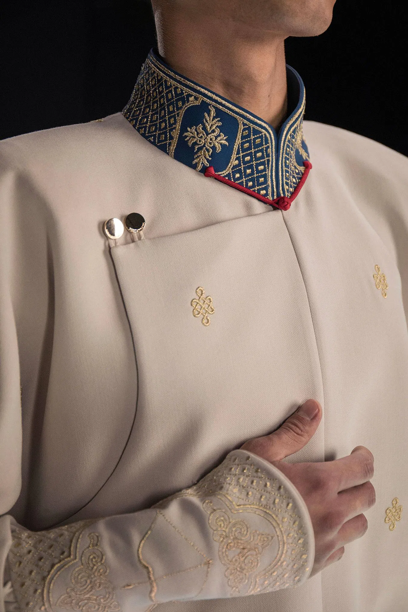 网民对蒙古代表团的服装给予好评。（取自Michel & Amazonka脸书）