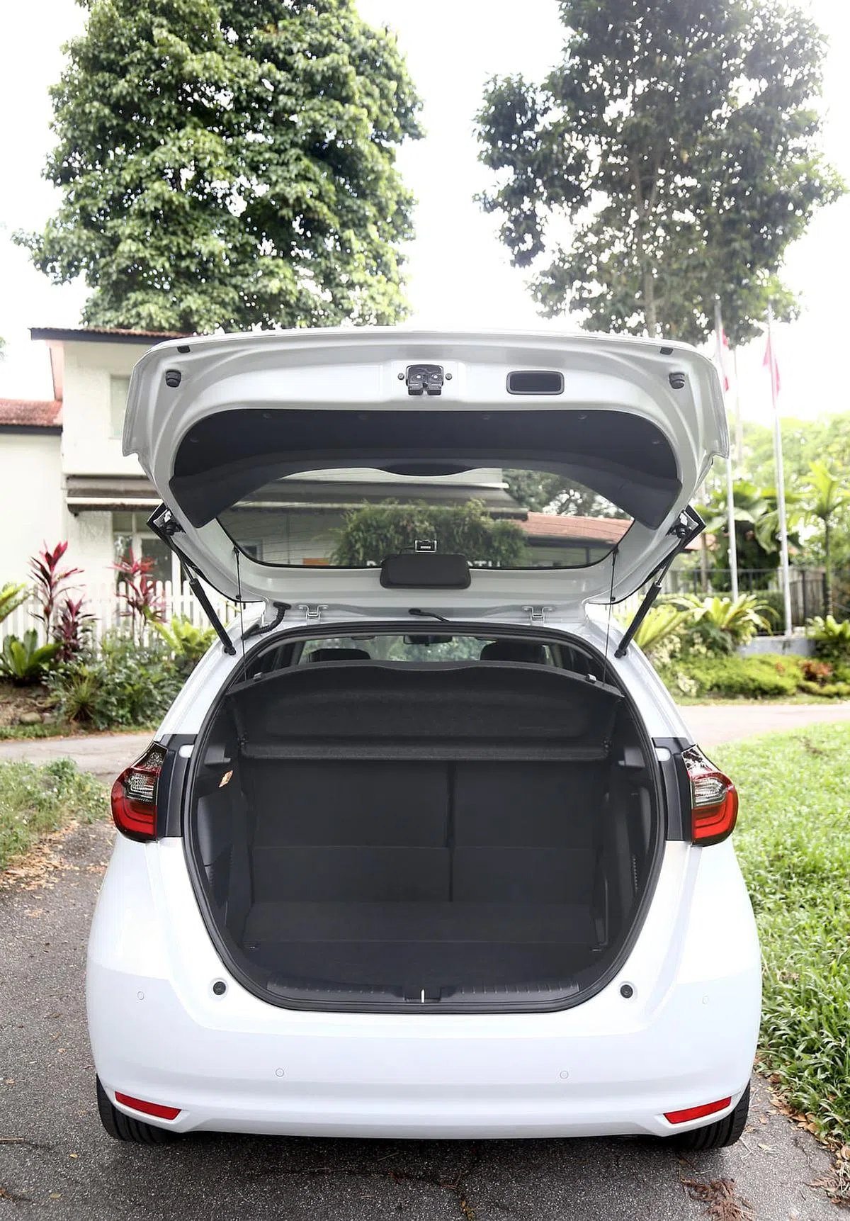 行李厢的容量有298升。