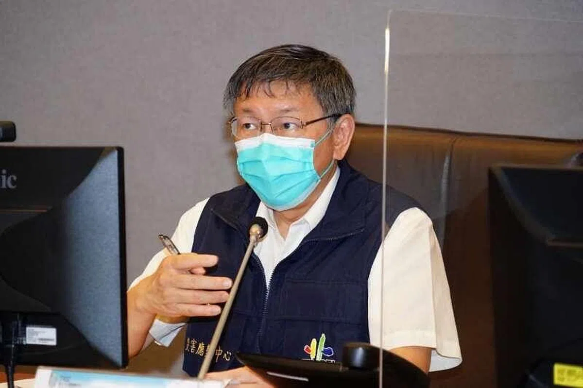 台北市长柯文哲说，因疫情死了100多人，没有看见蔡英文公开开记者会，高端股票一跌停，刚好蔡总统就赶快出来开记者会。（互联网）