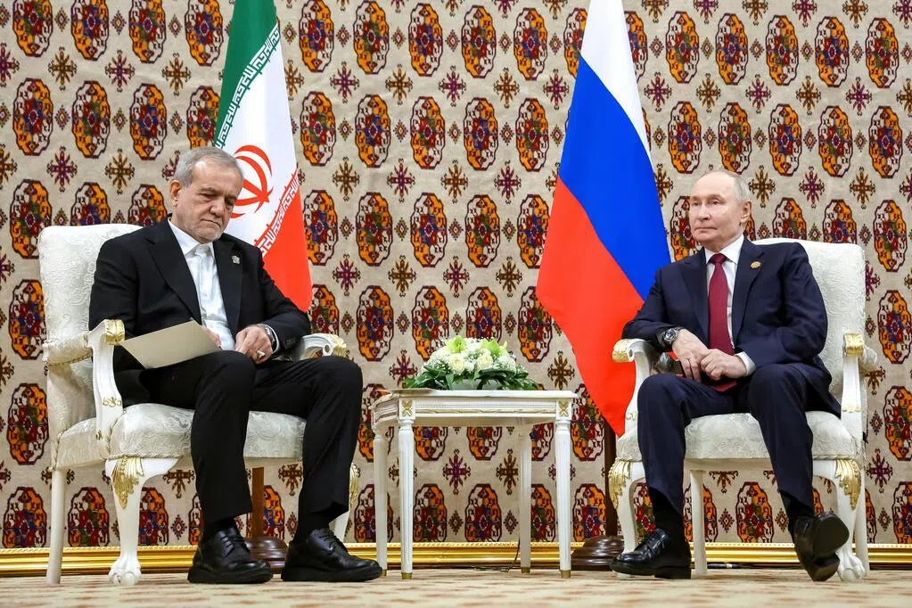 普京与伊朗总统佩泽希齐扬通话 讨论能源交通等合作