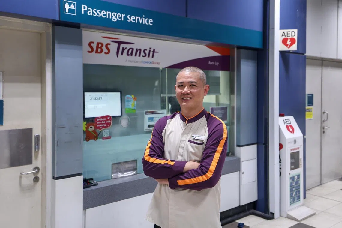 黄智全任职12年来屡次帮助有需要的公众，因此面对老妇的情绪和状况，他不假思索地伸出援手。（白艳琳摄）