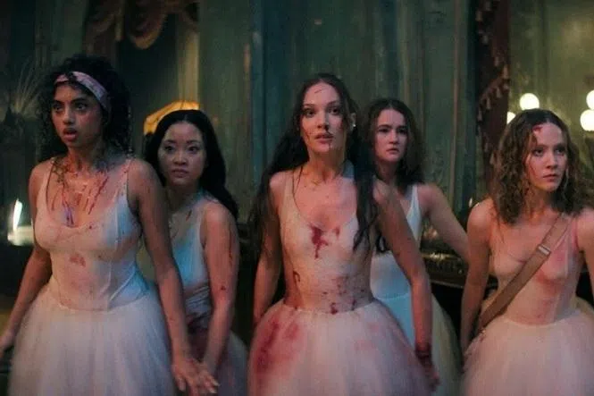 【看什么】芭蕾舞者陷入优雅却致命的生存游戏中