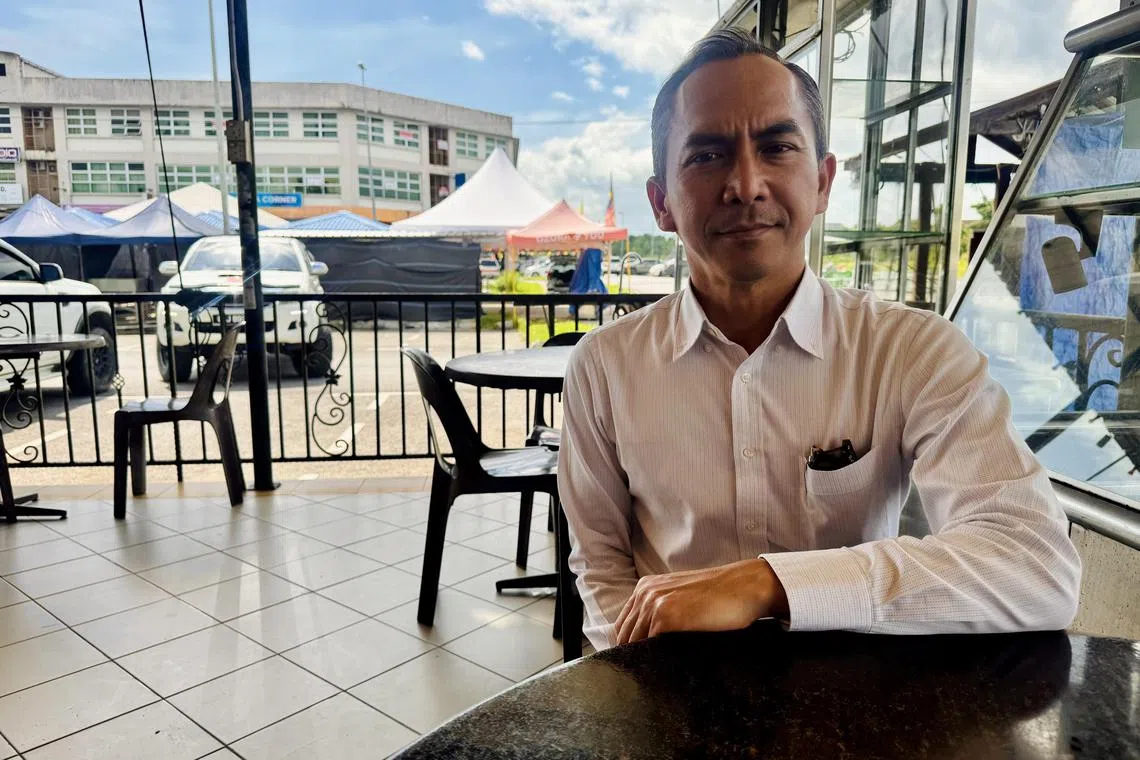 砂拉越大学人文与社会科学院副院长阿诺普育（Arnold Puyok）接受《联合早报》访问。（萧郡瑜摄）