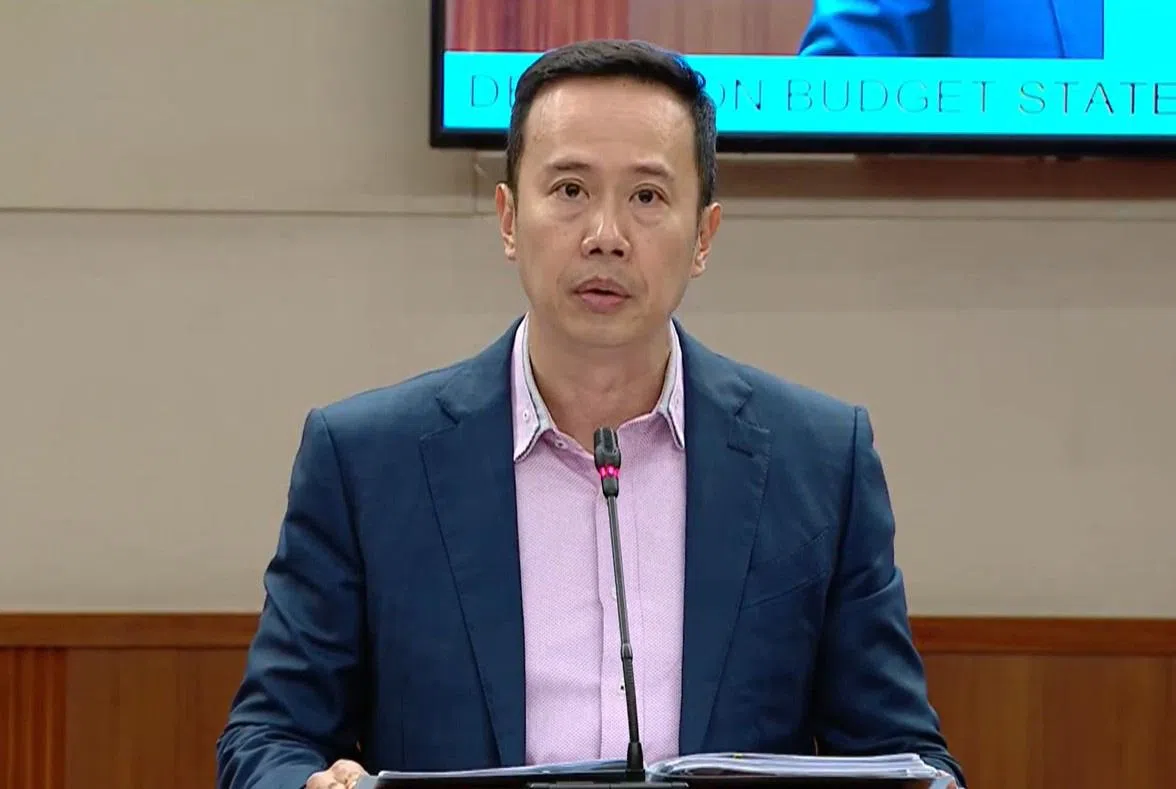 李坚辉欢迎预算案中，有关扩大企业创新计划下的税收减免范围，以及加强现有生产力提升计划的举措。（gov.sg视频截图）