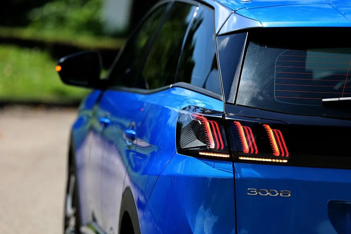 新LED尾灯细切出三道抓痕样式，增加立体感。（龙国雄摄）