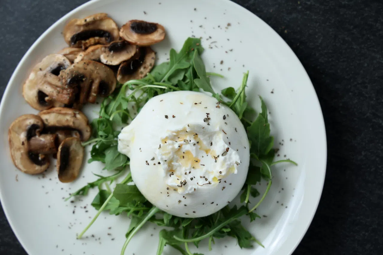 布拉塔乳酪可当热食享用。（龙国雄摄）