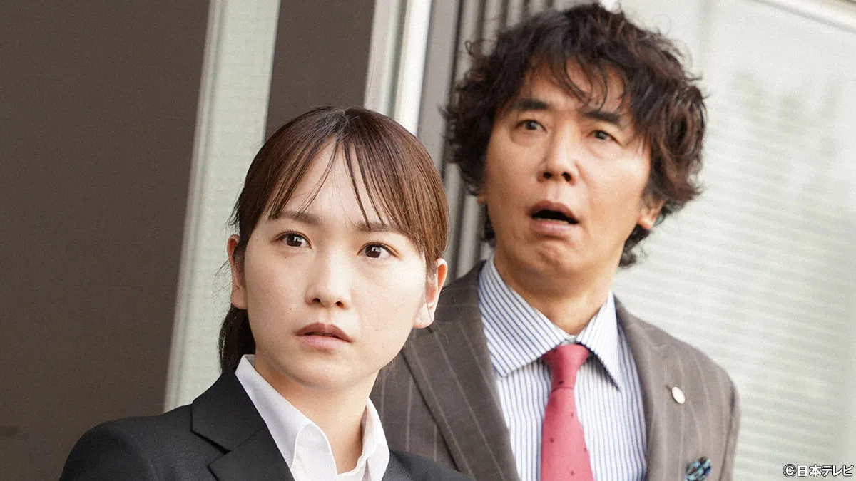 新人警员川荣李奈（左）与警界怪咖中山裕介，是日本警匪剧典型配搭。（互联网）