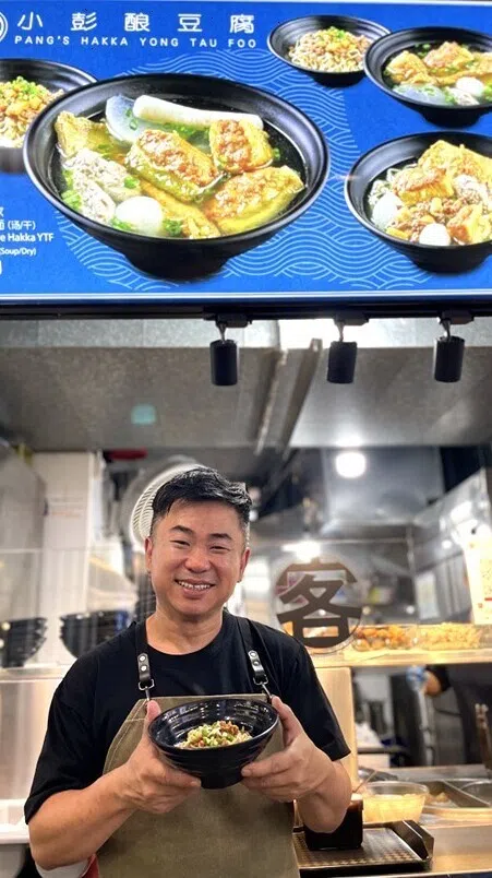 彭国强师傅在三家食阁开设“小彭酿豆腐”，推广客家菜。（彭国强提供）