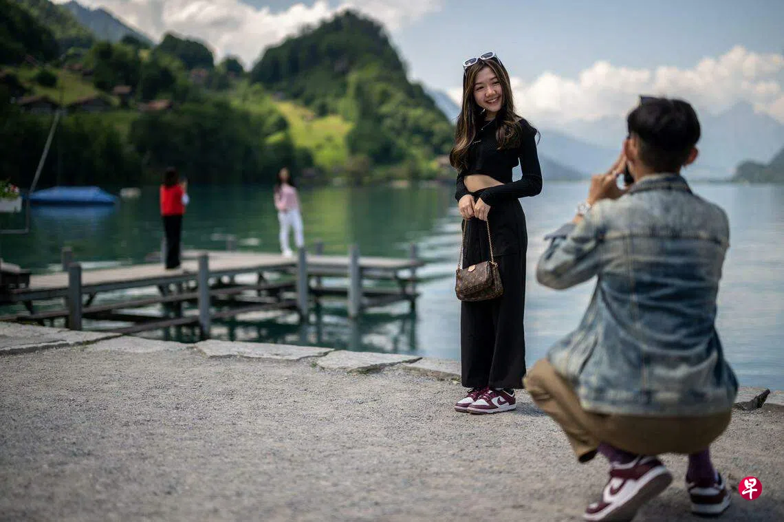 瑞郎升值无阻旅客游瑞士中国游客酒店预订量增速最快| 联合早报