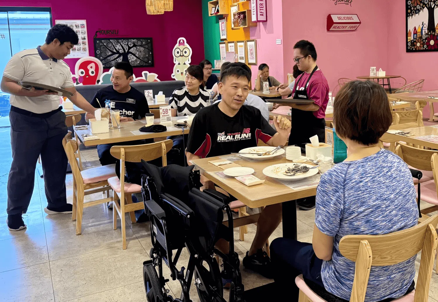 AMGD Global在新协力综合设施开设Superfood餐馆，为特殊需求人士提供在职培训机会。（受访者提供）