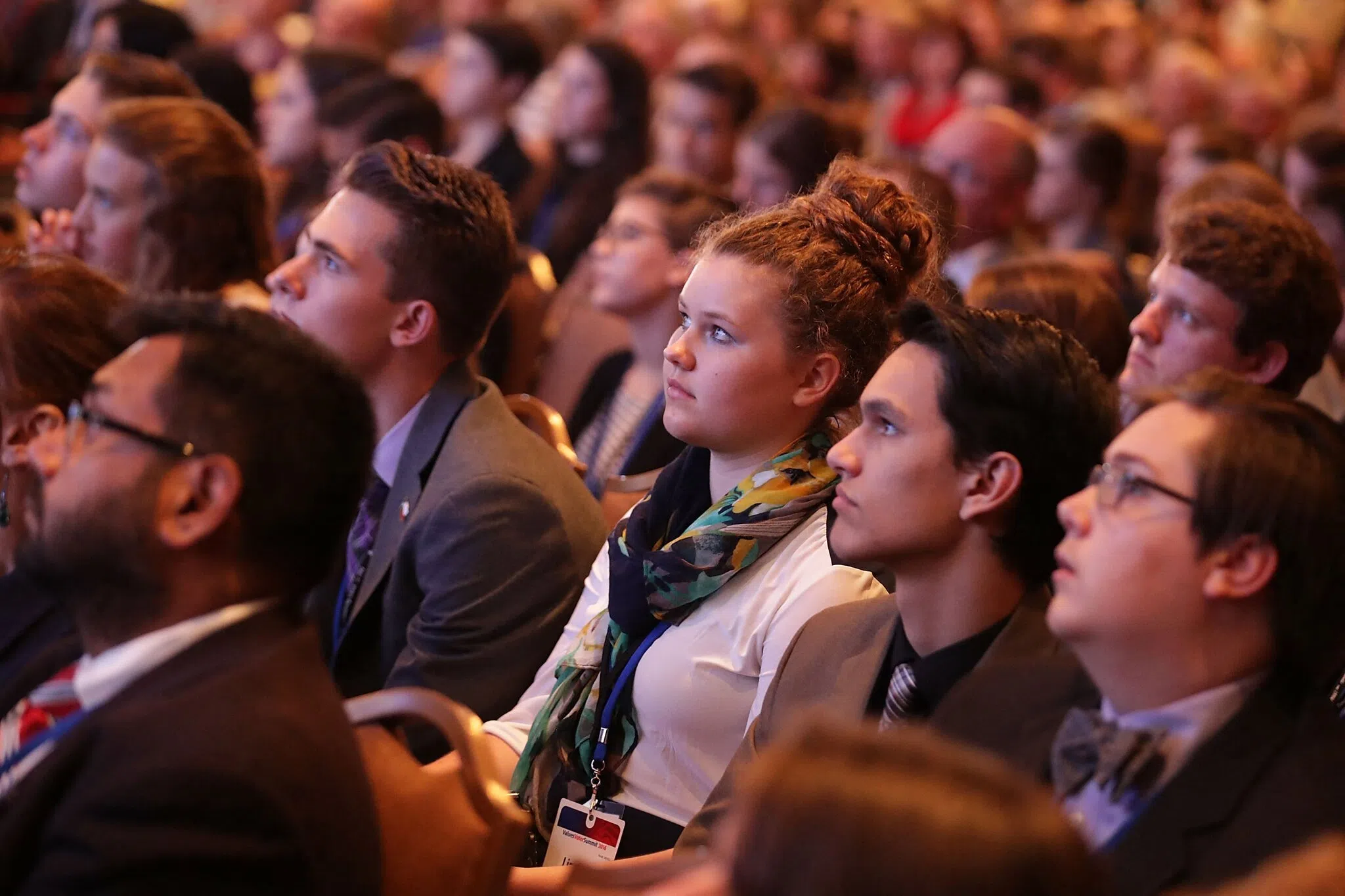 参加特朗普政治集会的年轻人。（法新社）