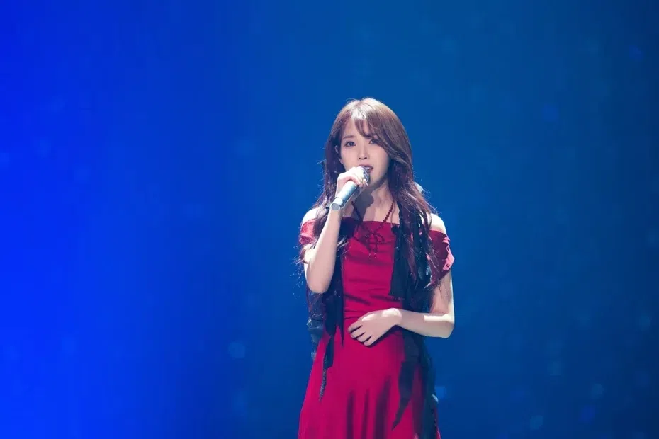 暌违台湾4年后再登宝岛，IU唱足唱满3小时未观众呈现20多首歌曲。（互联网）