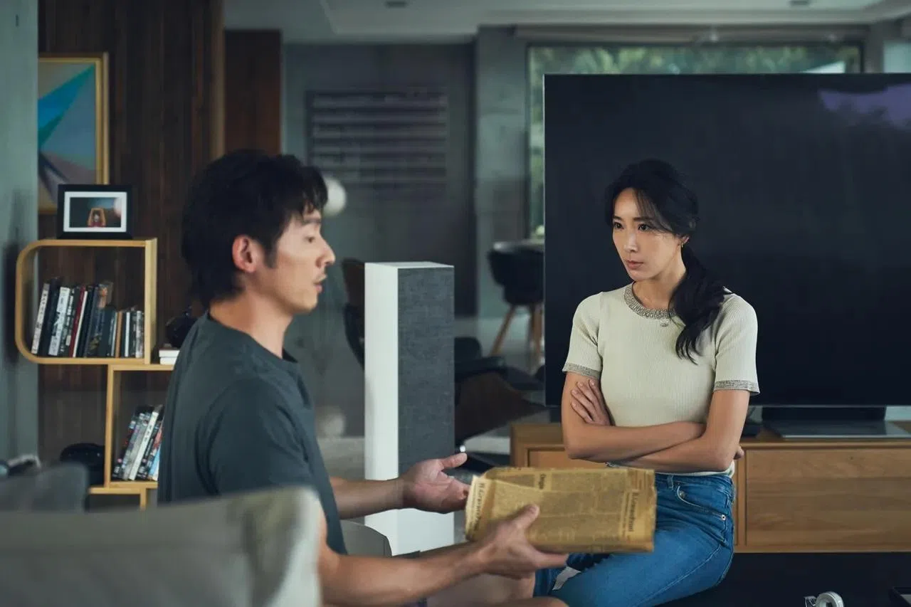 隋棠（右）和温升豪自2010年的《犀利人妻》后再演夫妻。（互联网）