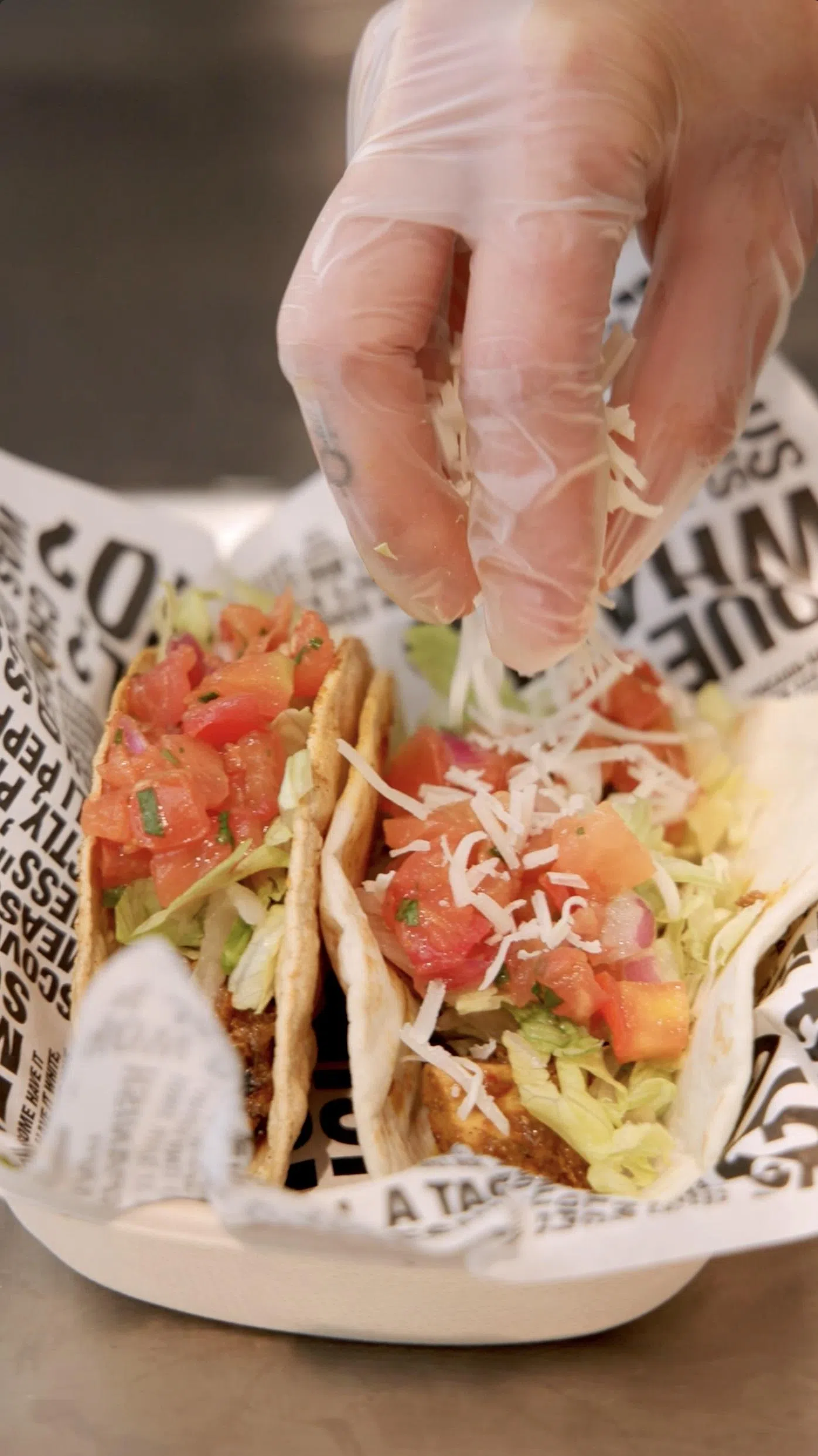 美国股市最近兴起的缩写：TACO，不是食物，而是指“Trump Always Chicken Out”。（档案照片）