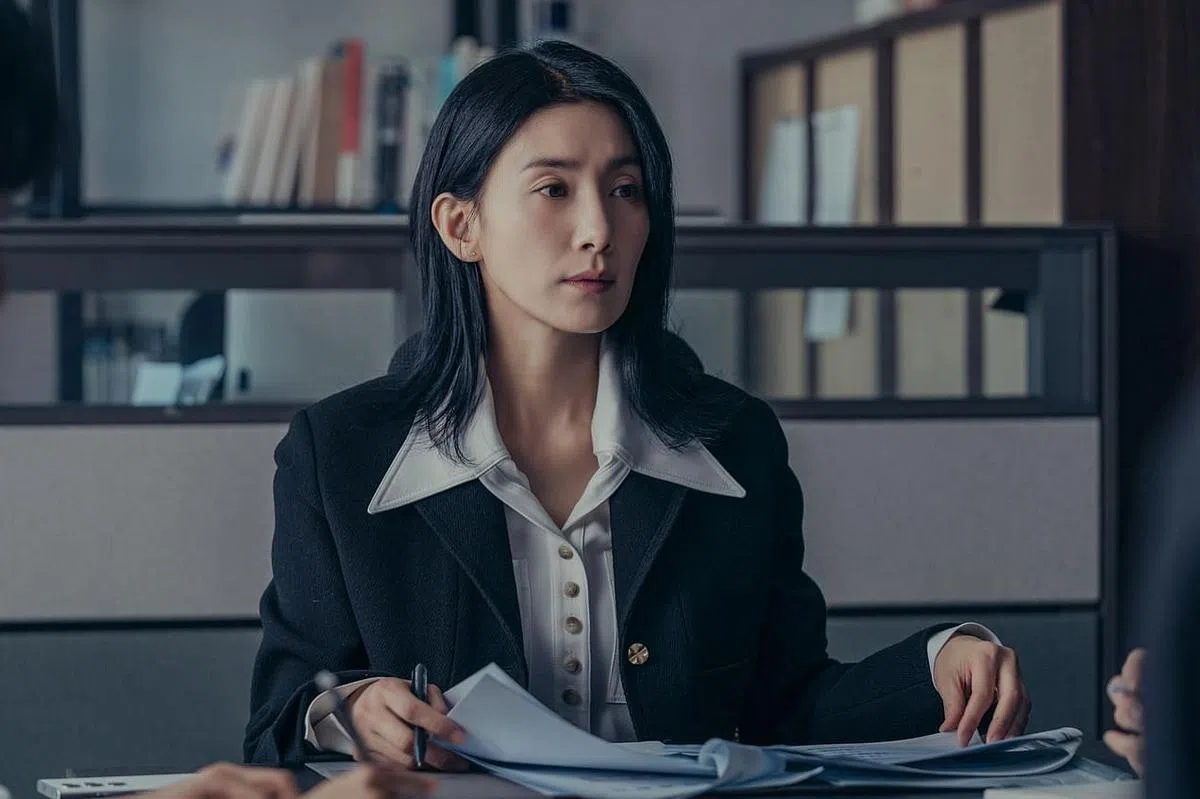 金瑞亨这次的角色有别于过往锐利干练的形象，展现了更为细腻和内敛的演技。（tvN提供）