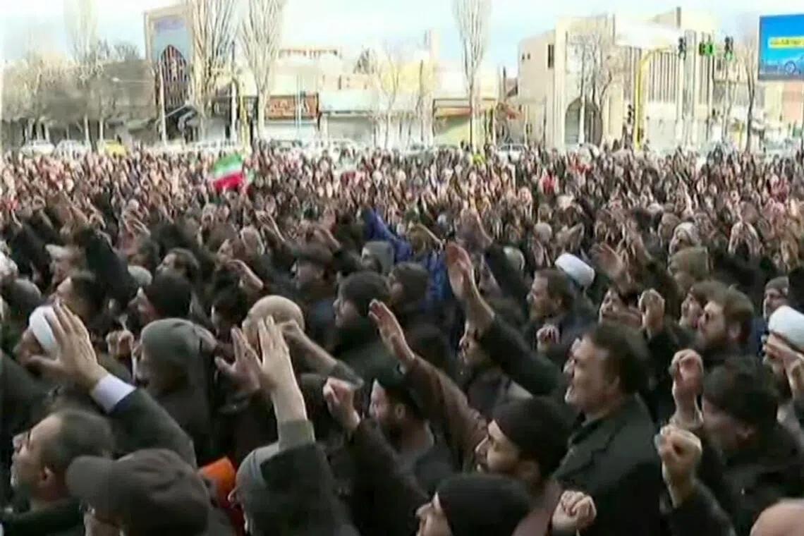 人权组织：伊朗抗议活动死亡人数已破500