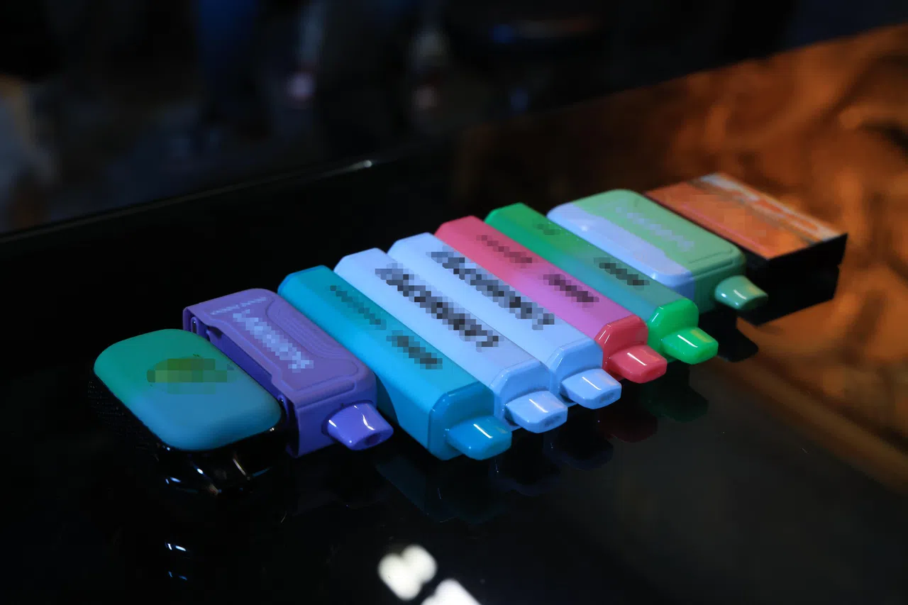 当局在第二家夜店找到九支电子烟。（唐家鸿摄）