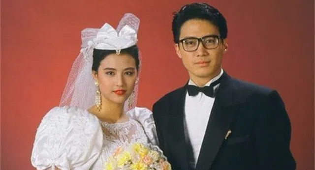 周海媚（左）与黎明在剧里结婚，剧外也传出绯闻。（互联网）