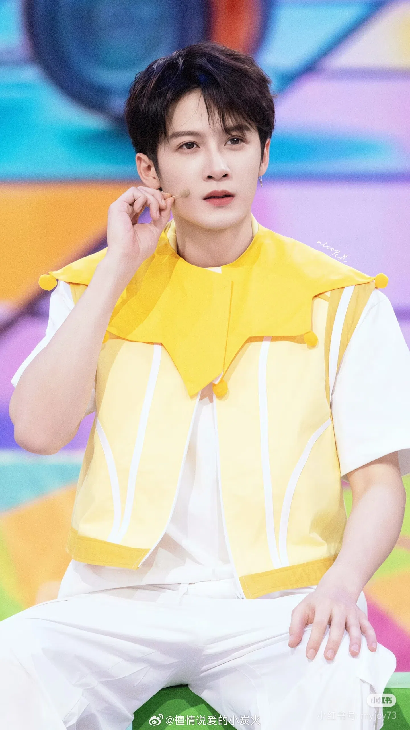 擅长演戏还有综艺感，檀健次在中国新晋爆红的小生中，独树一帜。（取自微博）