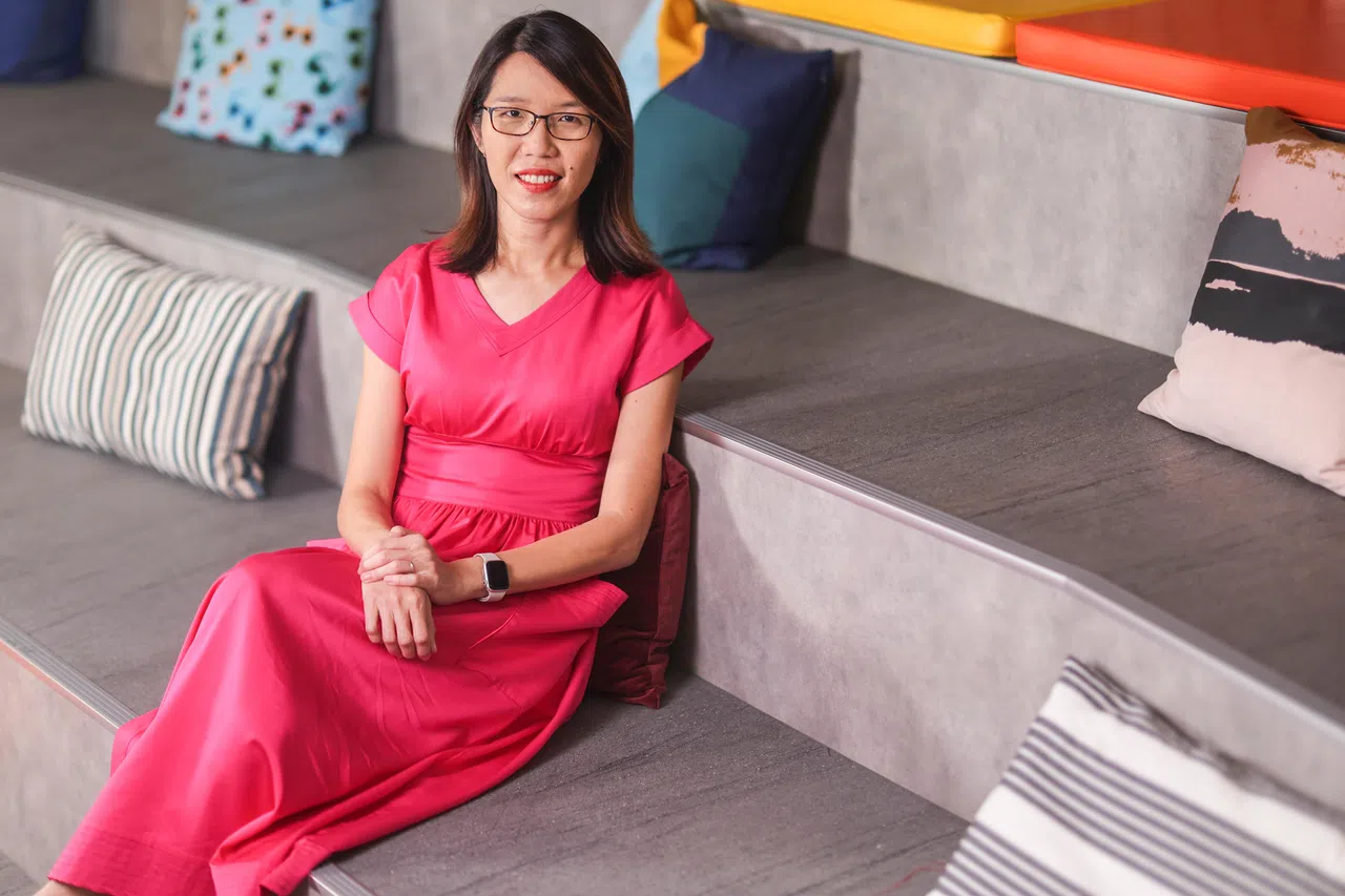 新报业媒体华文媒体集团营运总编辑罗文燕认为，书展的未来方向是要建立和经营一个阅读社群，与喜爱阅读的读者建立更密切的联系，更好地贯彻鼓励阅读的目的，让阅读节的书香不局限在活动举办期间，而是延绵至全年。（白艳琳摄）