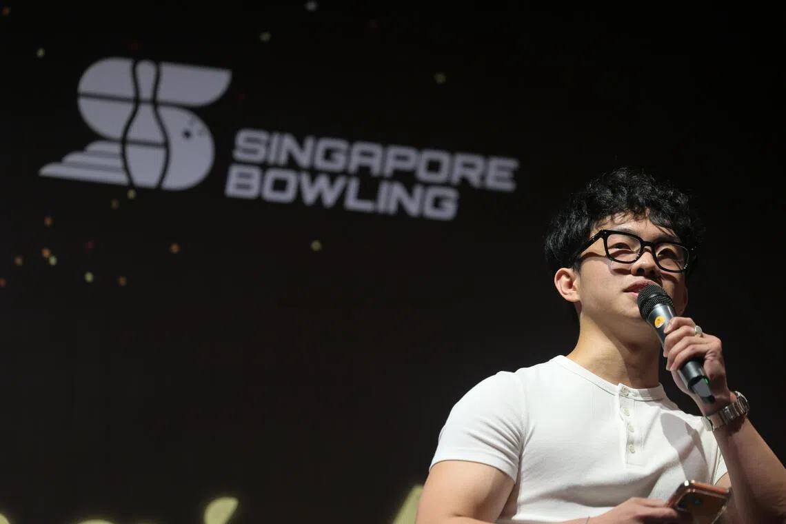 王敬龙将在7月履行国民服役义务。他希望在两年后顺利入读国大商科，并兼顾自己的保龄球事业。（张俊杰摄）