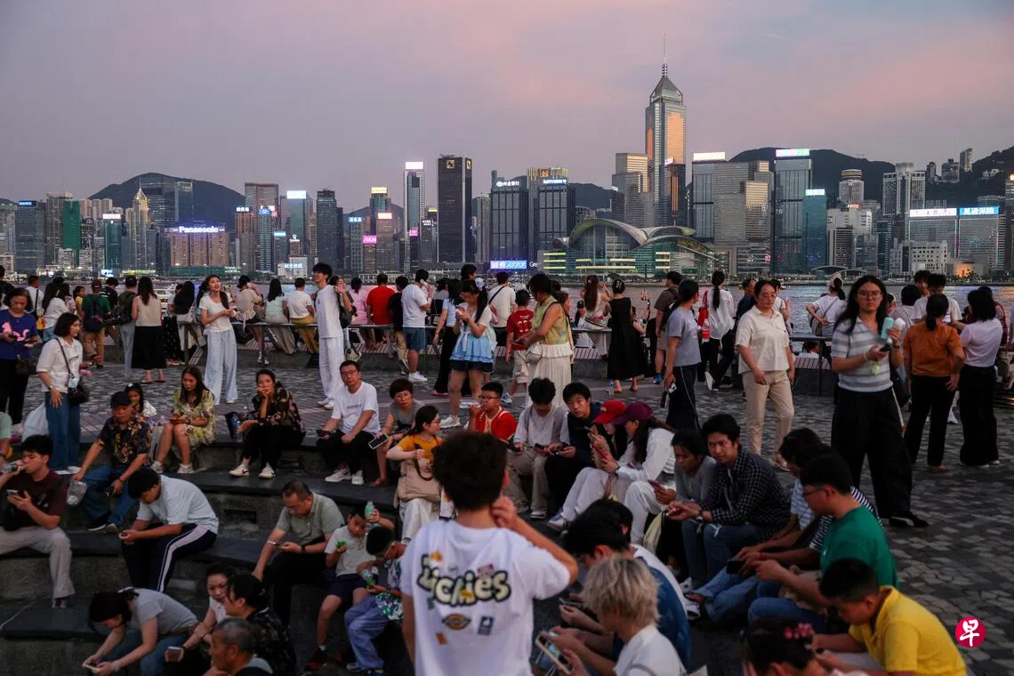 香港旅游业复苏 8月访港旅客创疫情后单月新高