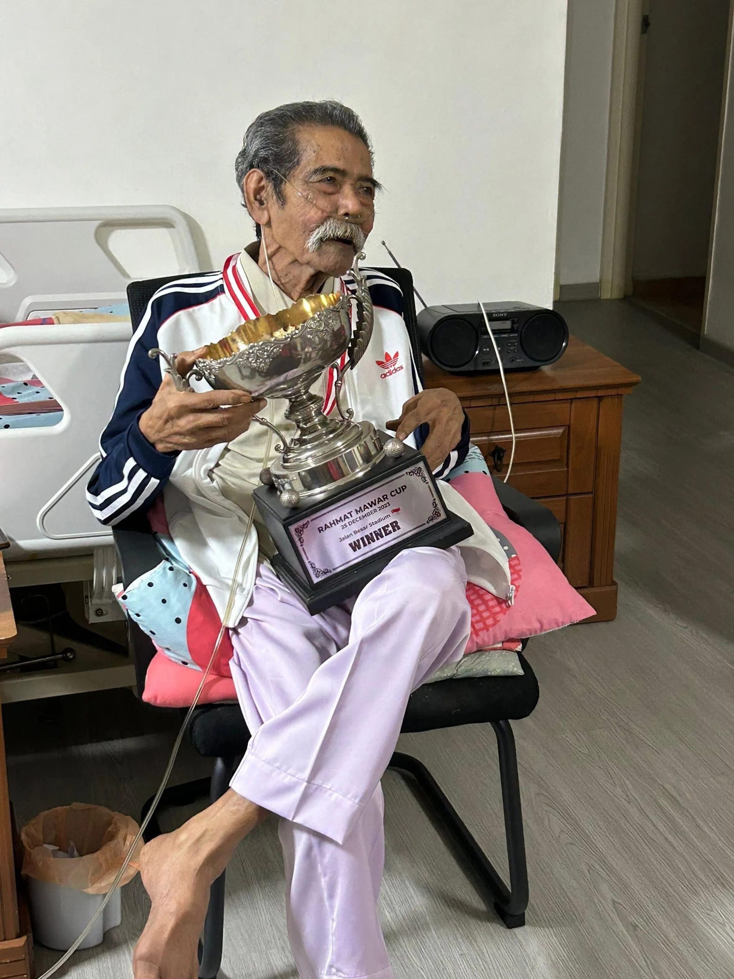 拉玛特·马瓦尔曾两度率领新加坡马来队拿到苏丹金杯。（拉玛特的女婿沙里·哈伦提供）